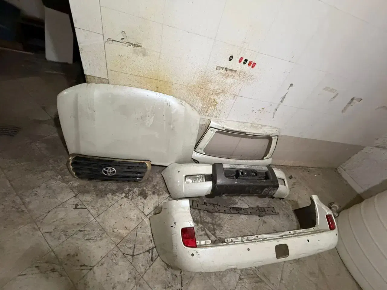 کاپوت / صندوق / سپر /جلو پنجره تویوتا لندکروز ۲۰۰۸|قطعات یدکی و لوازم جانبی|تهران, پونک|دیوار