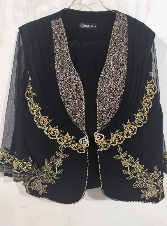 کت و دامن|لباس|قم, شاه ابراهیم|دیوار