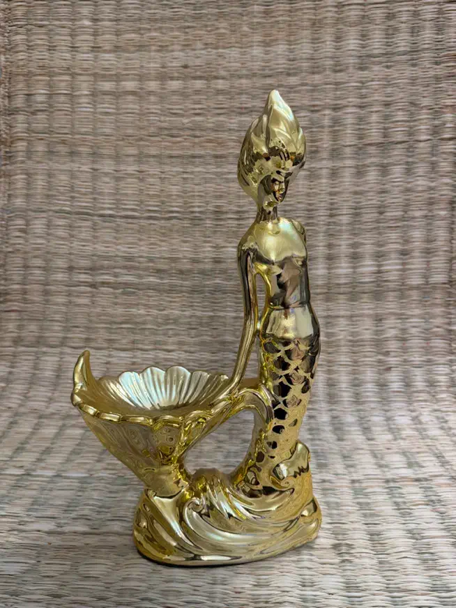 گلدان دکوری لاکچری + مجسمه طلایی شیک|مجسمه، تندیس، ماکت|اردبیل, |دیوار