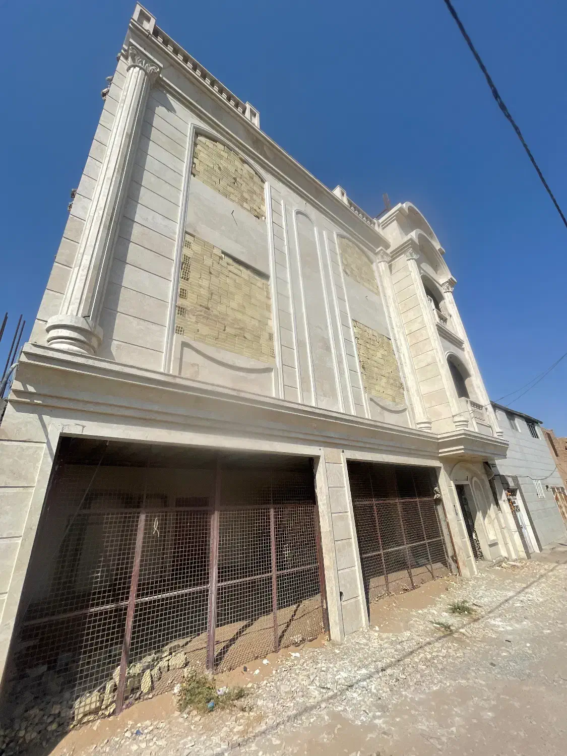 خانه سه طبقه با اسکلت بتن با ۷۰ درصد پیشرفت|فروش خانه و ویلا|یزد, |دیوار