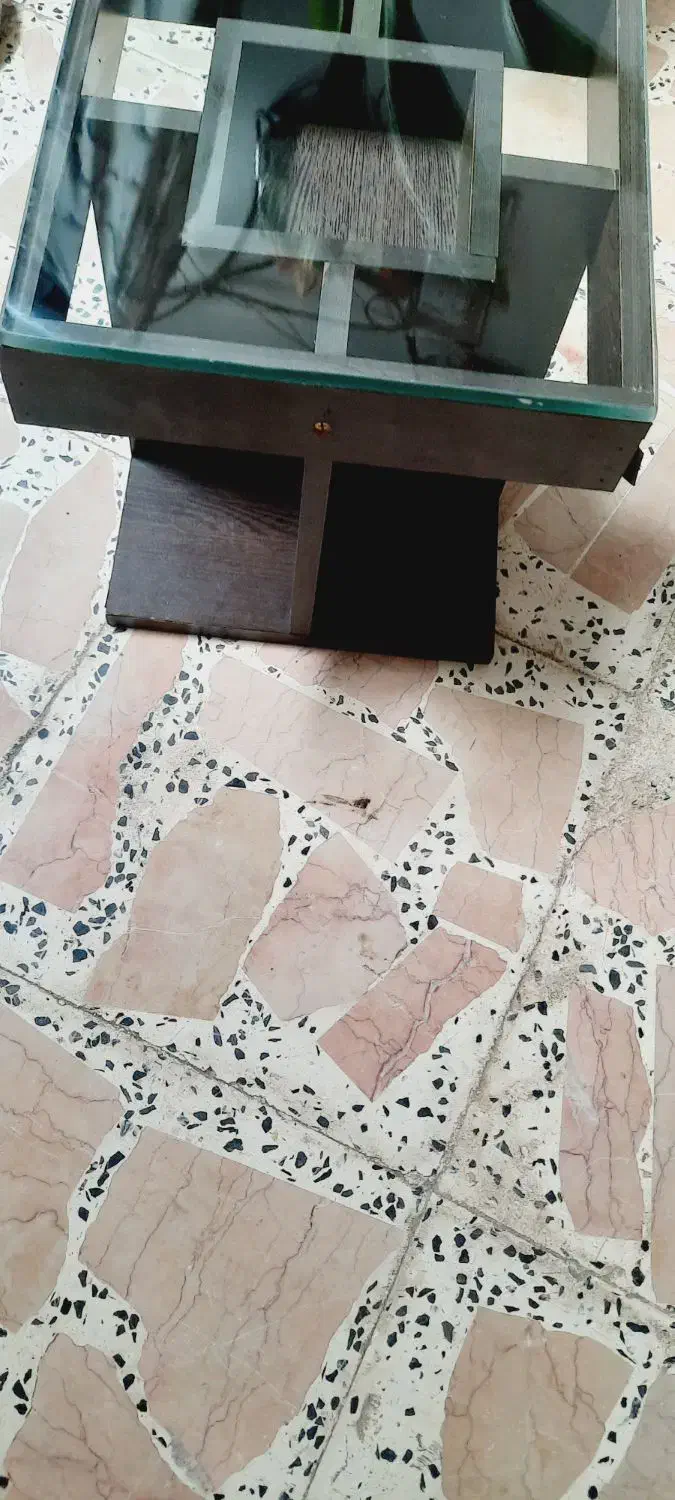 میزعسلی سالم چوبی شیشه ای|مبلمان خانگی و میز عسلی|رشت, هلال احمر|دیوار