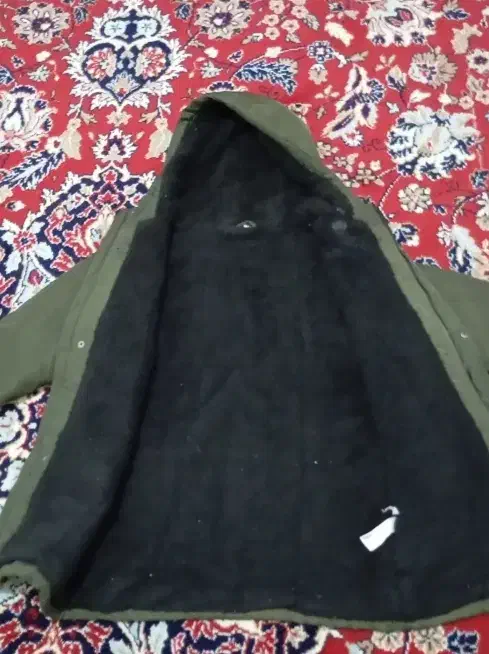 کاپشن نو|لباس|قروه, |دیوار