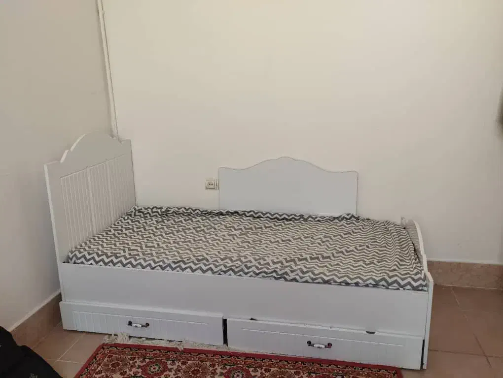 تخت نوجوان ۲عدد|تخت و سرویس خواب|خرم‌آباد, |دیوار