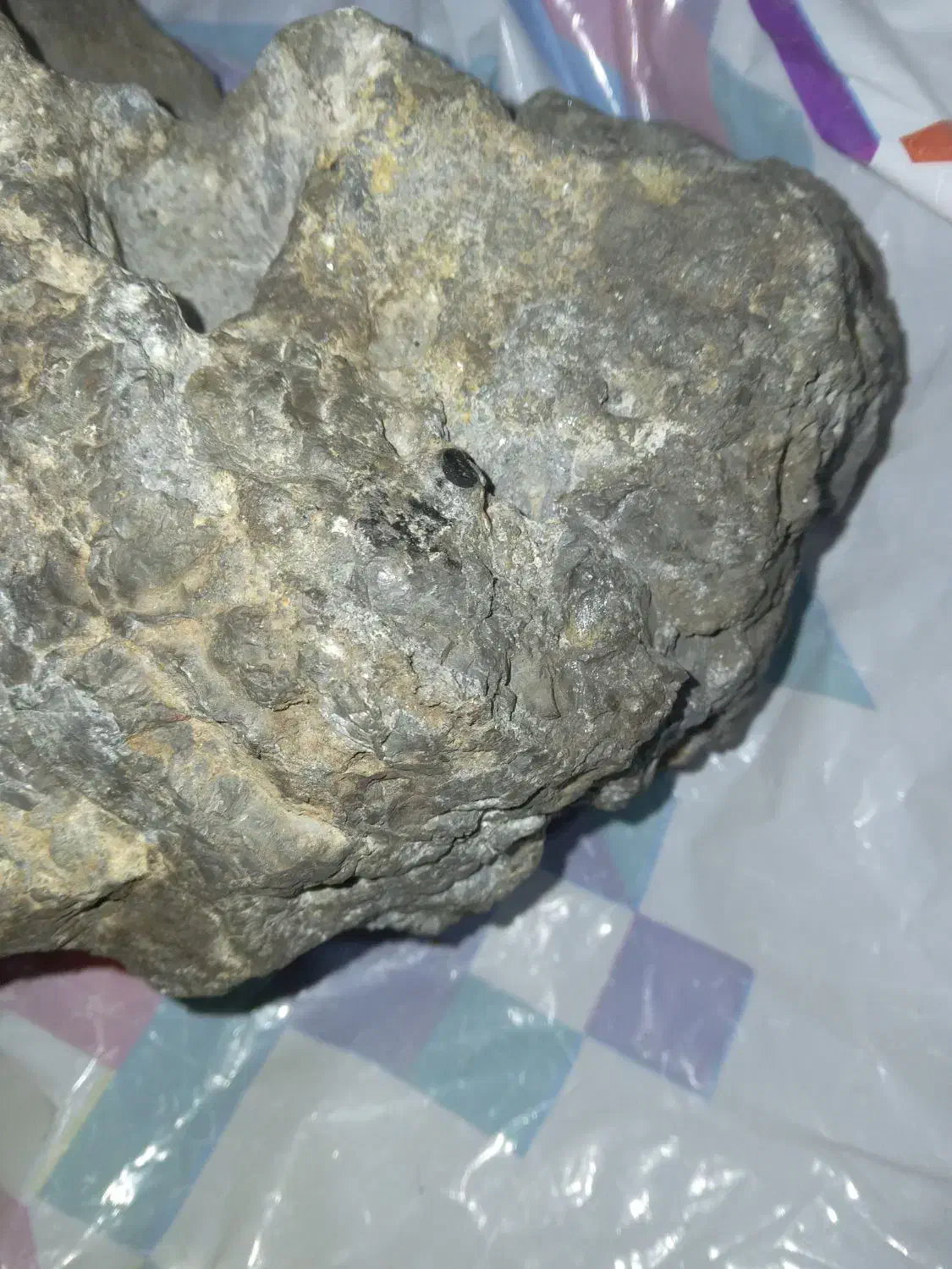 یک شهاب سنگ قمری کندریت|کلکسیون اشیاء عتیقه|مشهد, شهید بصیر|دیوار