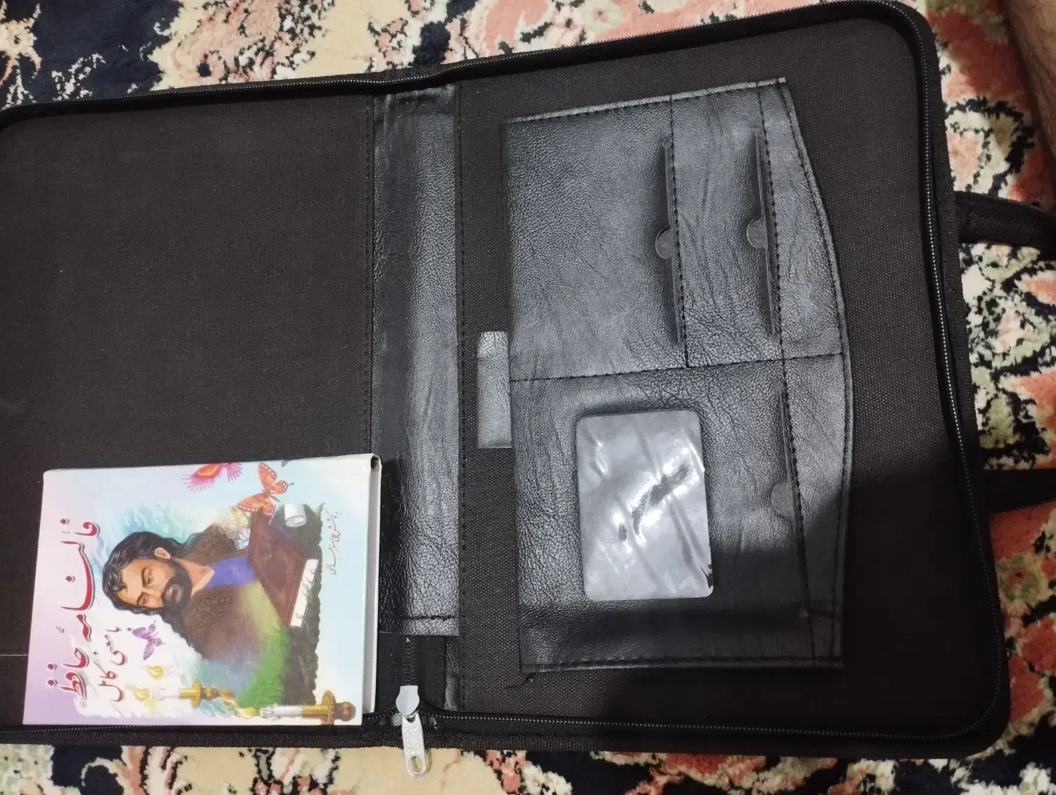 کیف مردانه|کیف، کفش، کمربند|اندیشه, اندیشه فاز ۱|دیوار