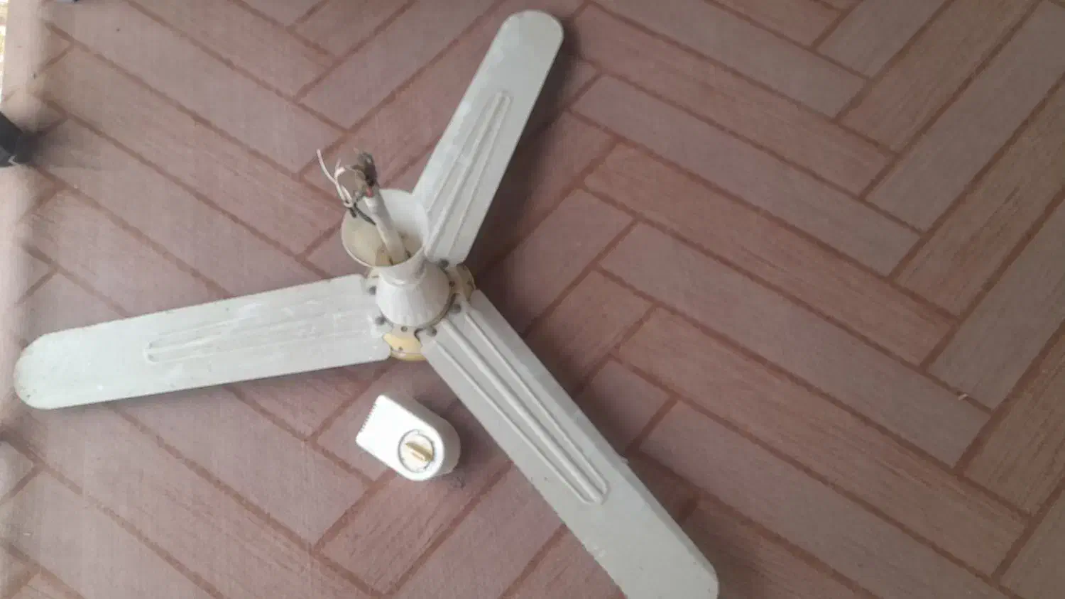 پنکه سقفی سالم|پنکه و تصفیهکنندهٔ هوا|آستانه اشرفیه, |دیوار