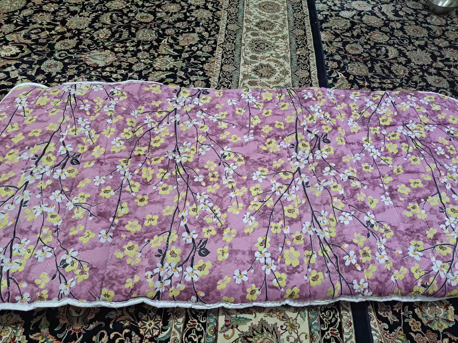 تشک مسافرتی و تشک مهمان ۳کیلو|رختخواب، بالش، پتو|کرمانشاه, |دیوار