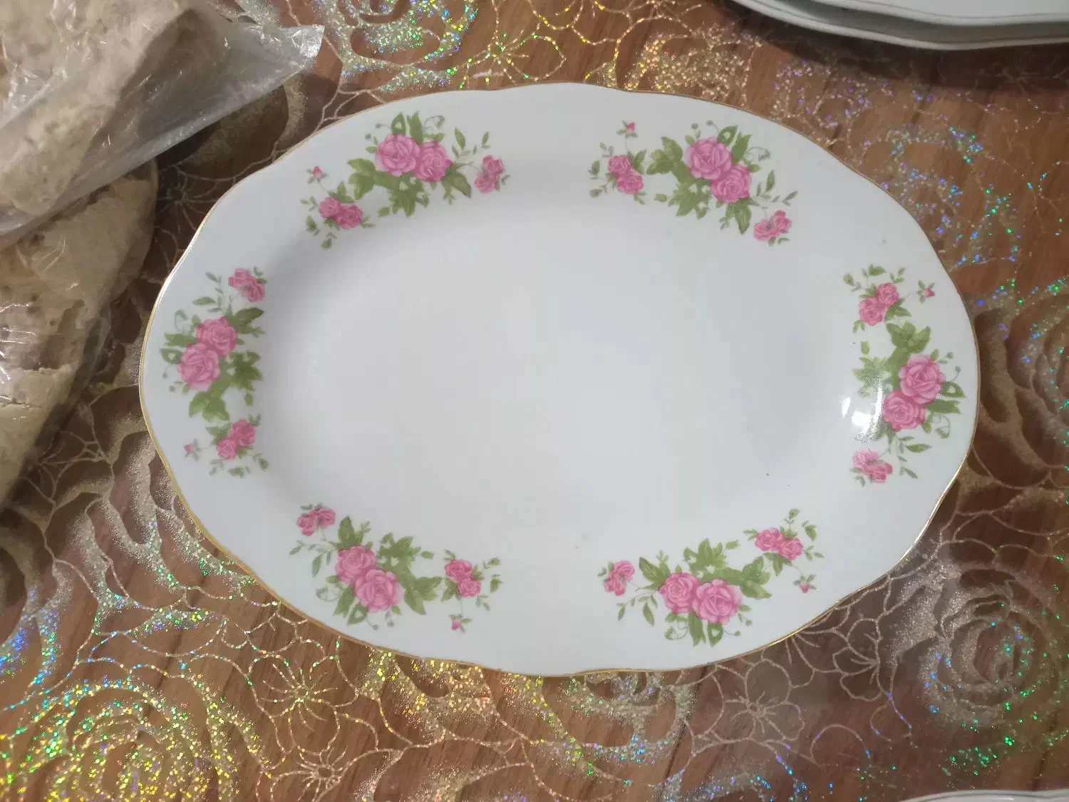 فروش دیس چینی وبشقاب بزرگ گل قرمز|ظروف سرو و پذیرایی|فولادشهر, C8|دیوار