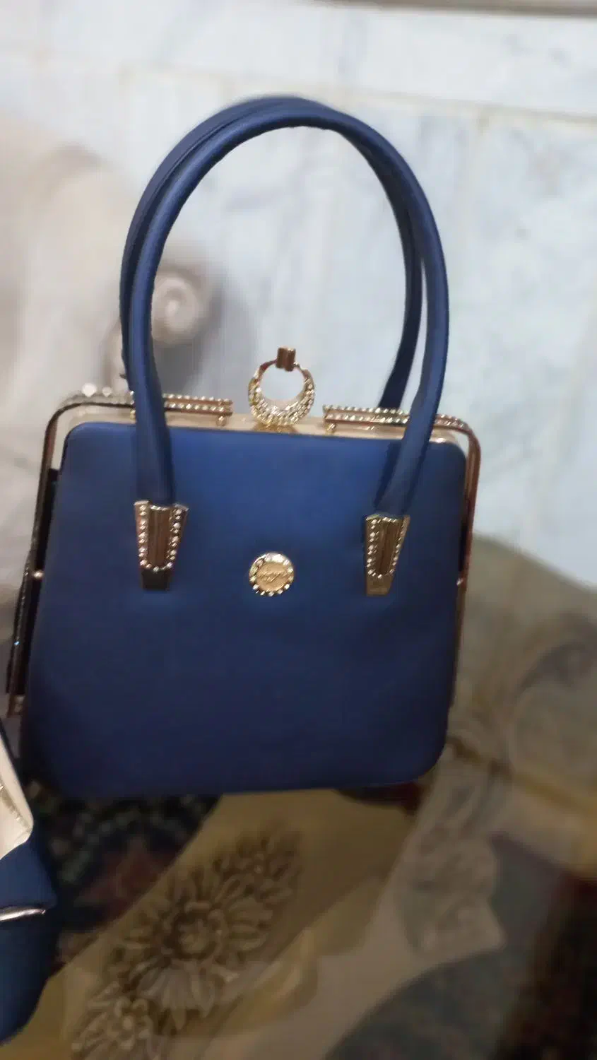 کفش وکیف|کیف، کفش، کمربند|نیشابور, فرح بخش|دیوار