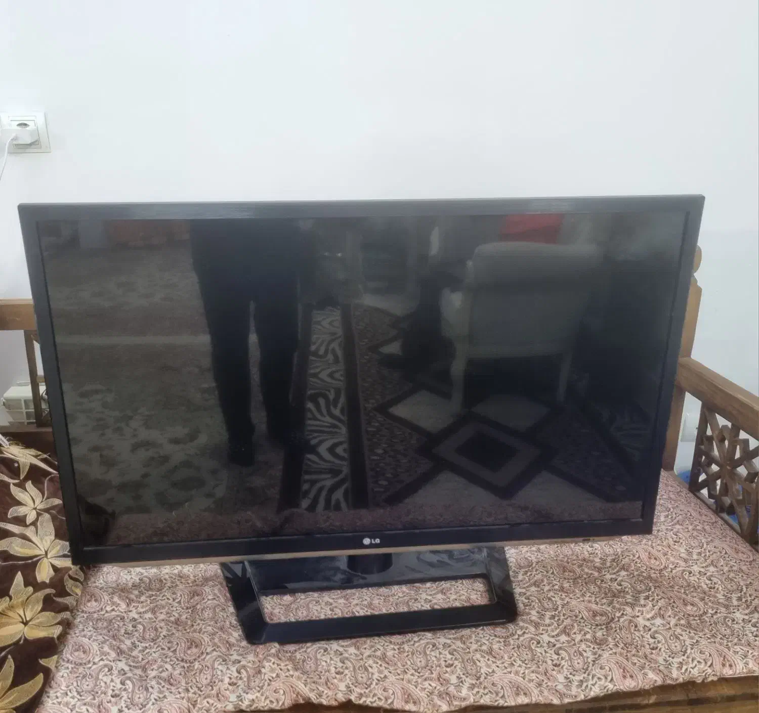 تلویزیون دوعدد با مشکل با قیمت عالی|تلویزیون و پروژکتور|قم, پردیسان|دیوار