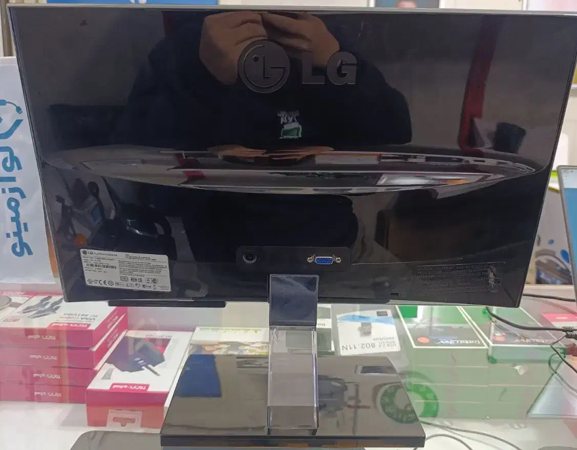 مانیتور ۱۹ اینچ ال جی|قطعات و لوازم جانبی رایانه|همدان, |دیوار