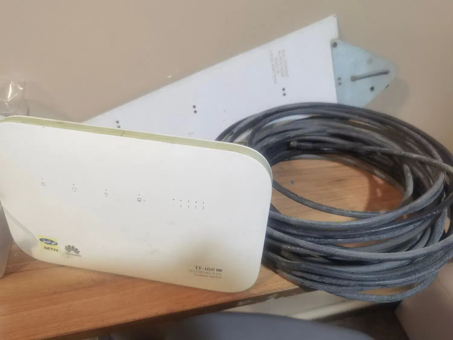 مودم ایرانسل Huawei TFi60 H1 به همراه آنتن خارجی|مودم و تجهیزات شبکه|اهواز, فرهنگ شهر|دیوار