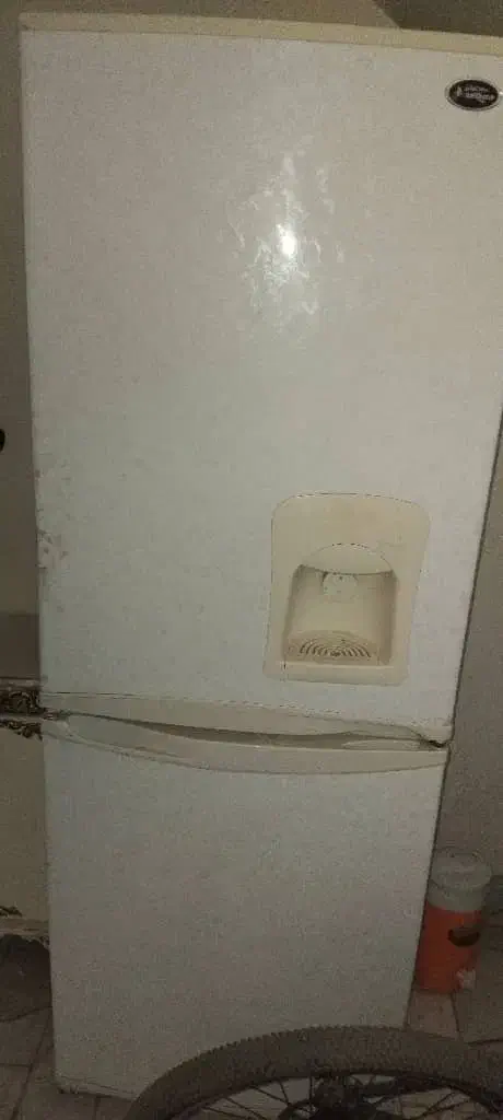 یخچال فریزر سالم و تعدادی چراغ هالوژن نو|یخچال و فریزر|فردیس, شهرک ۱۱۰|دیوار