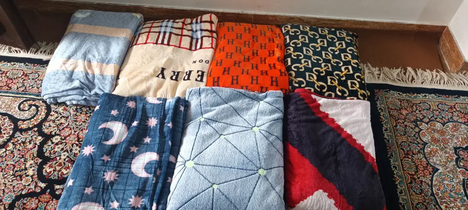 پتو|رختخواب، بالش، پتو|کلاله, |دیوار