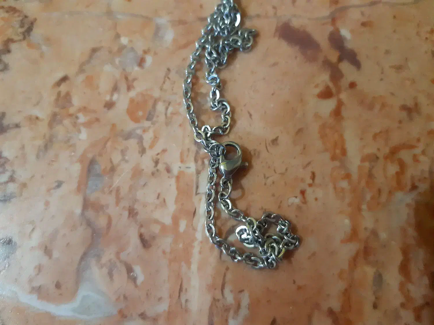 گوشواره طلا|اشیا|پرند, فاز ۳|دیوار