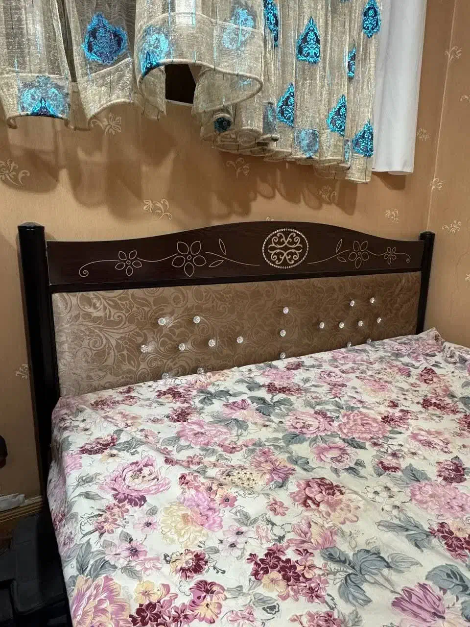 تخت دو نفره با تشک|تخت و سرویس خواب|فولادشهر, B8|دیوار