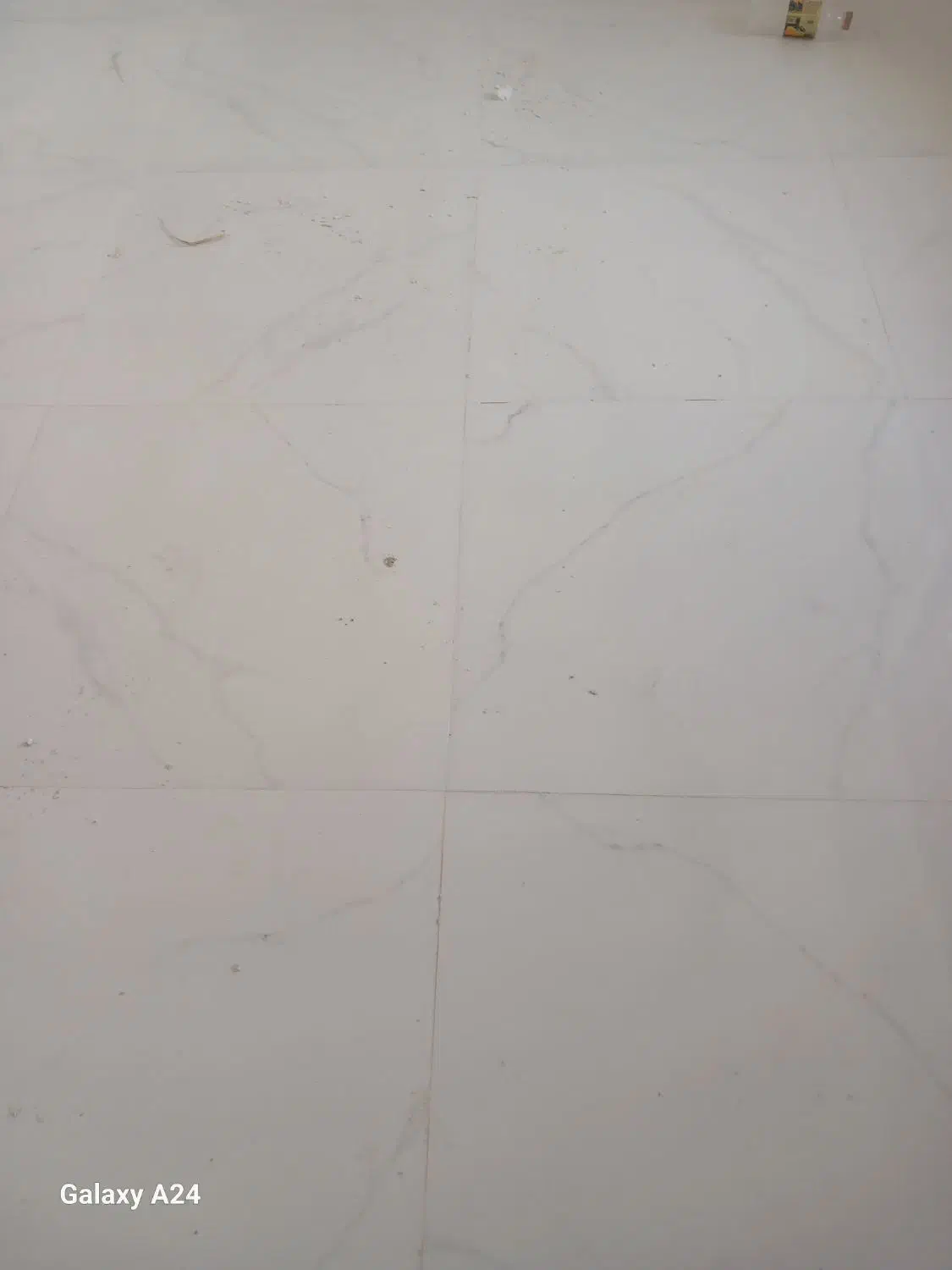 اجرا کاشی وسرامیک بصورت چسبی و ملاتی|خدمات پیشه و مهارت|جیرفت, |دیوار