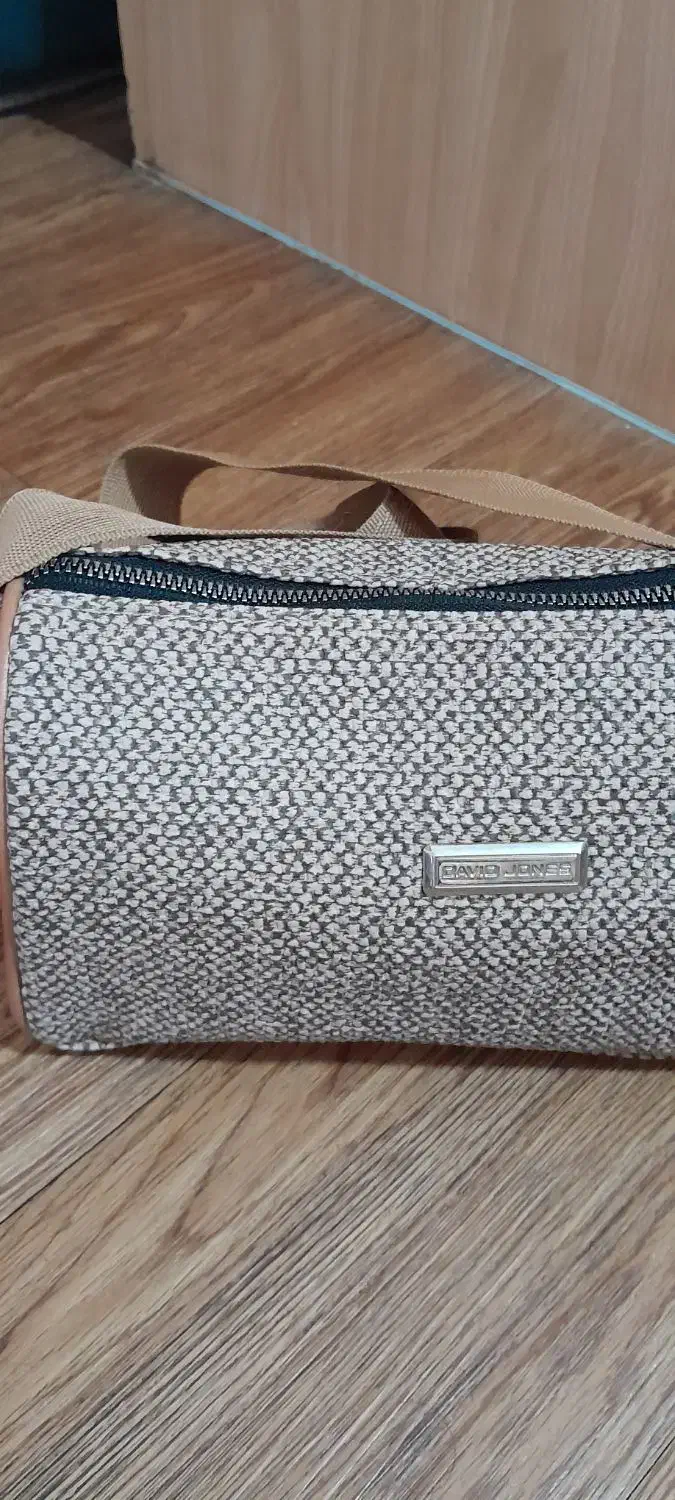 کیف نویه نو|کیف، کفش، کمربند|مشهد, تربیت (صدف)|دیوار