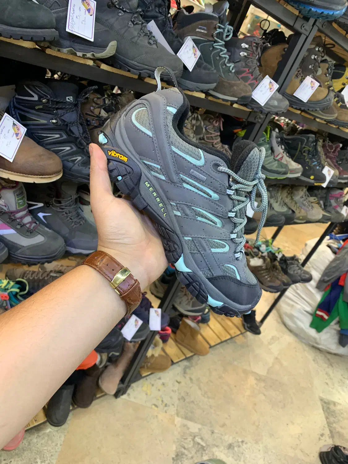 کفش کوهنوردی و طبیعتگردی ضدآب با تنوع بالا|کیف، کفش، کمربند|رامسر, |دیوار