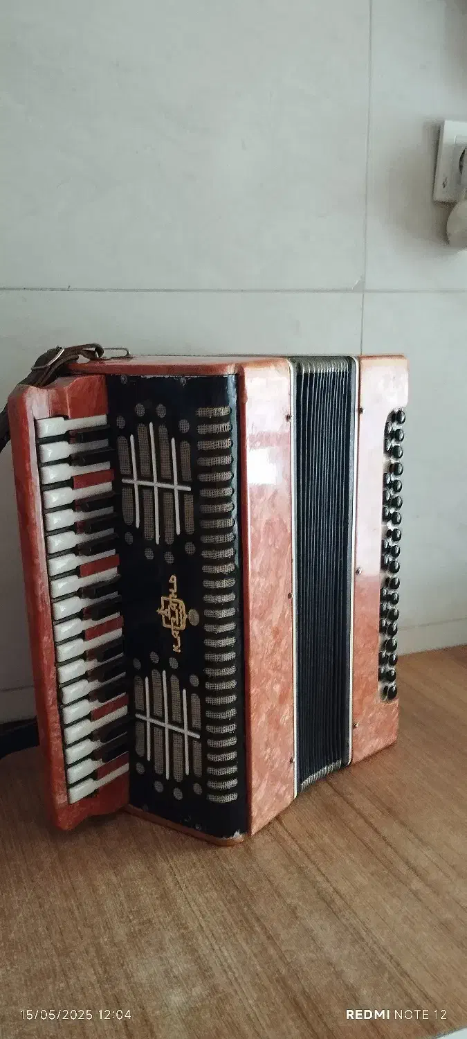 گارمان آذربایجانی ( آکاردئون)|پیانو، کیبورد، آکاردئون|گنبد کاووس, |دیوار