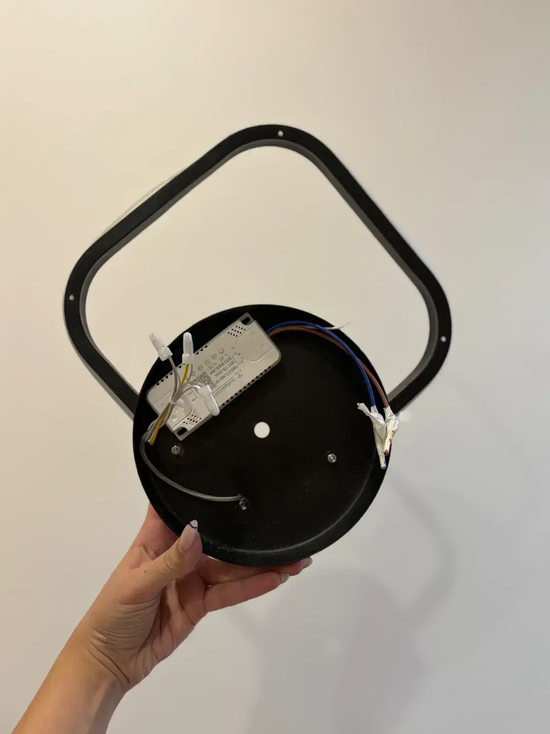 لوستر دیواری کاملا نو|لوستر و چراغ آویز|تهران, طرشت|دیوار