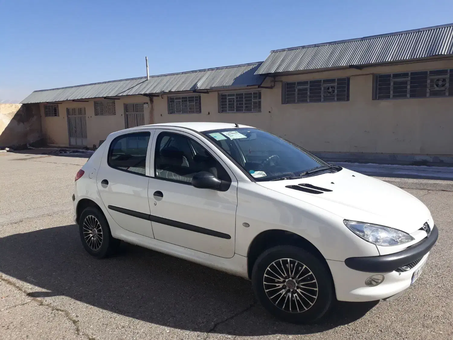 پژو ۲۰۶ ، مدل ۹۷ ، کارمندی|خودرو سواری و وانت|بروجرد, |دیوار