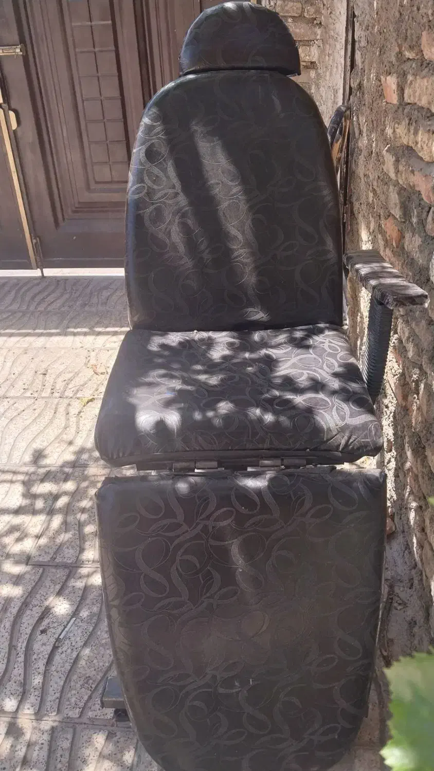 آیینه و صندلی آرایشگاه تمیز|آرایشگاه و سالنهای زیبایی|ملایر, |دیوار