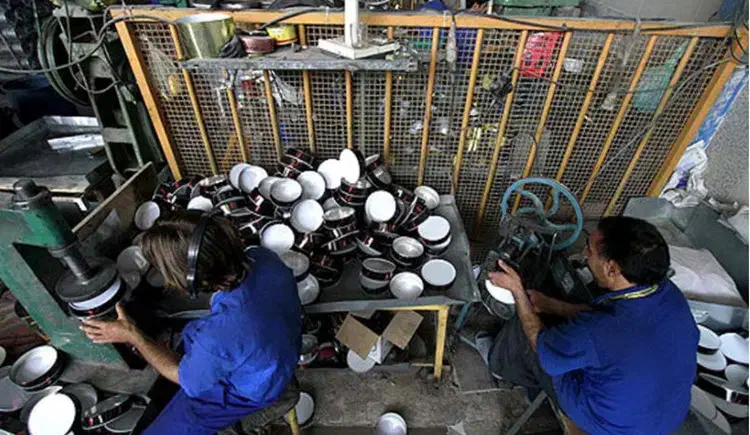 استخدام نیروی آقا برای تولیدی (با حقوق حداقل ۱۴)|استخدام صنعتی، فنی، مهندسی|لاهیجان, آهندان|دیوار