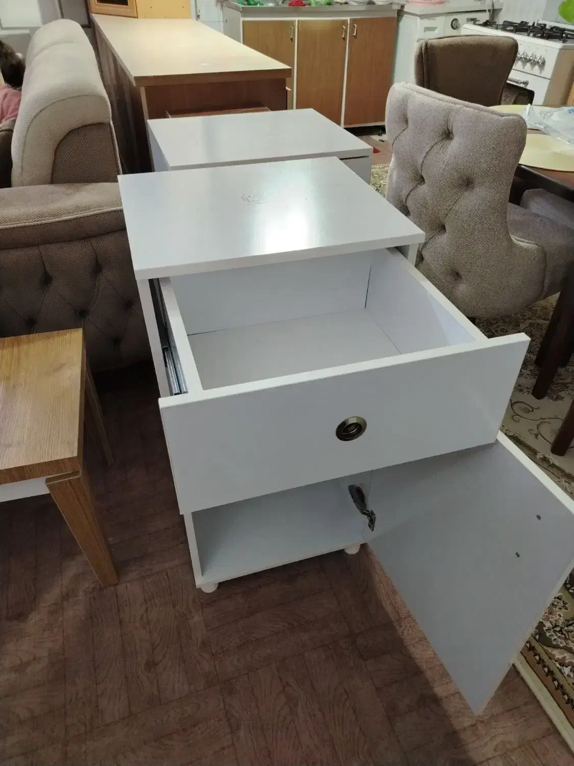 میز سماور یا مدارک|مبلمان خانگی و میز عسلی|ارومیه, |دیوار