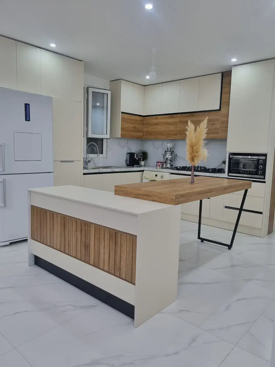 ساخت وتعمیر کابینت و کمد دیواری متری ۸۰۰۰|خدمات پیشه و مهارت|ساوه, |دیوار