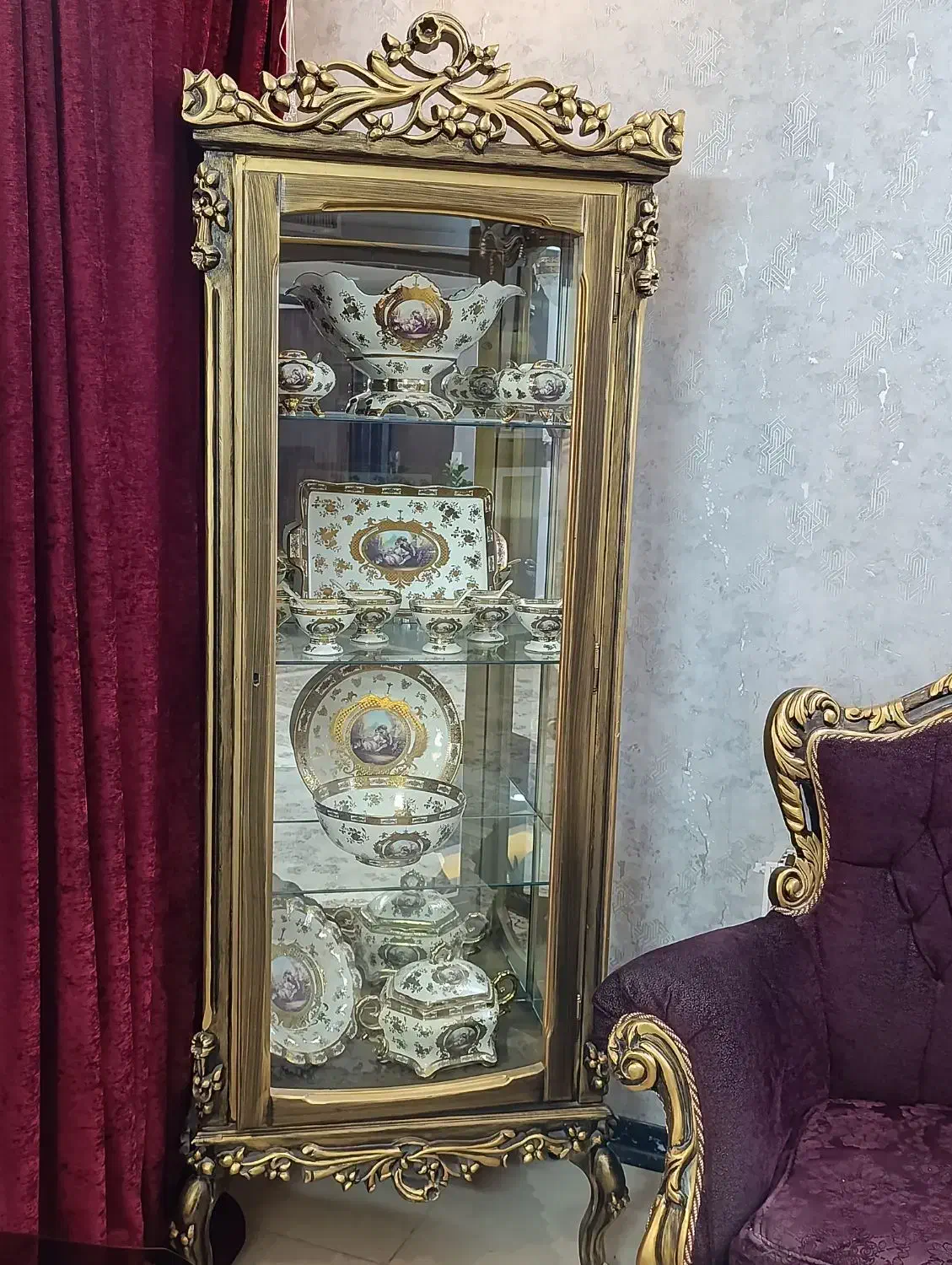 ویترین فوق العاده زیبا و سالم|بوفه، ویترین، کنسول|اصفهان, شفق|دیوار