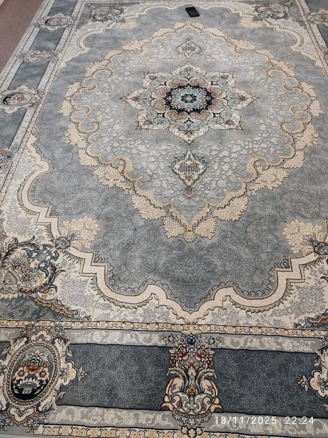 فرش 700شانه نه متری قیمت هردو فرش 25میایون|فرش|ساوه, |دیوار