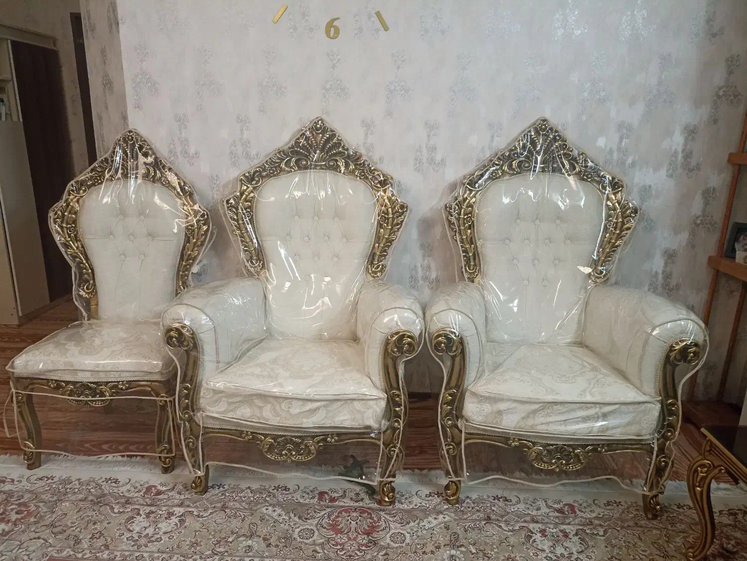 مبل سلطنتی ۹ نفره با میزناهارخوری ۴ نفره|مبلمان خانگی و میز عسلی|فیروزکوه, |دیوار