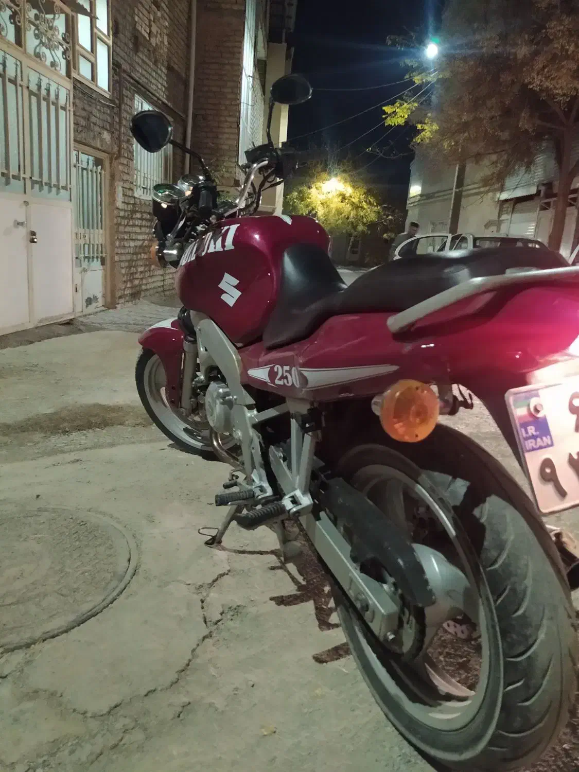 موتورسیکلت سوزوکی ۲۵۰ سی سی،مدل ۱۳۸۳ ژاپن|موتورسیکلت|تربتحیدریه, پیشکوه|دیوار