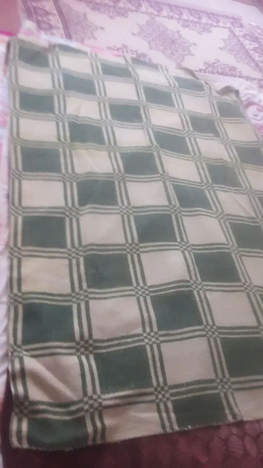 پتو طرح قدیمی|رختخواب، بالش، پتو|خمینی‌شهر, |دیوار