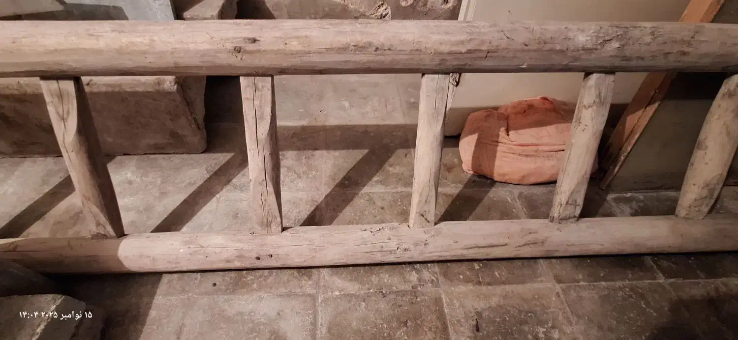 نردبان چوبی بزرگ|مصالح و تجهیزات ساختمان|بروجرد, |دیوار