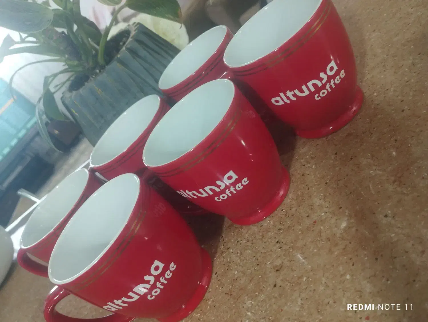 مقداری لوازم اشپزخانه|ظروف سرو و پذیرایی|قم, شاه سید علی|دیوار