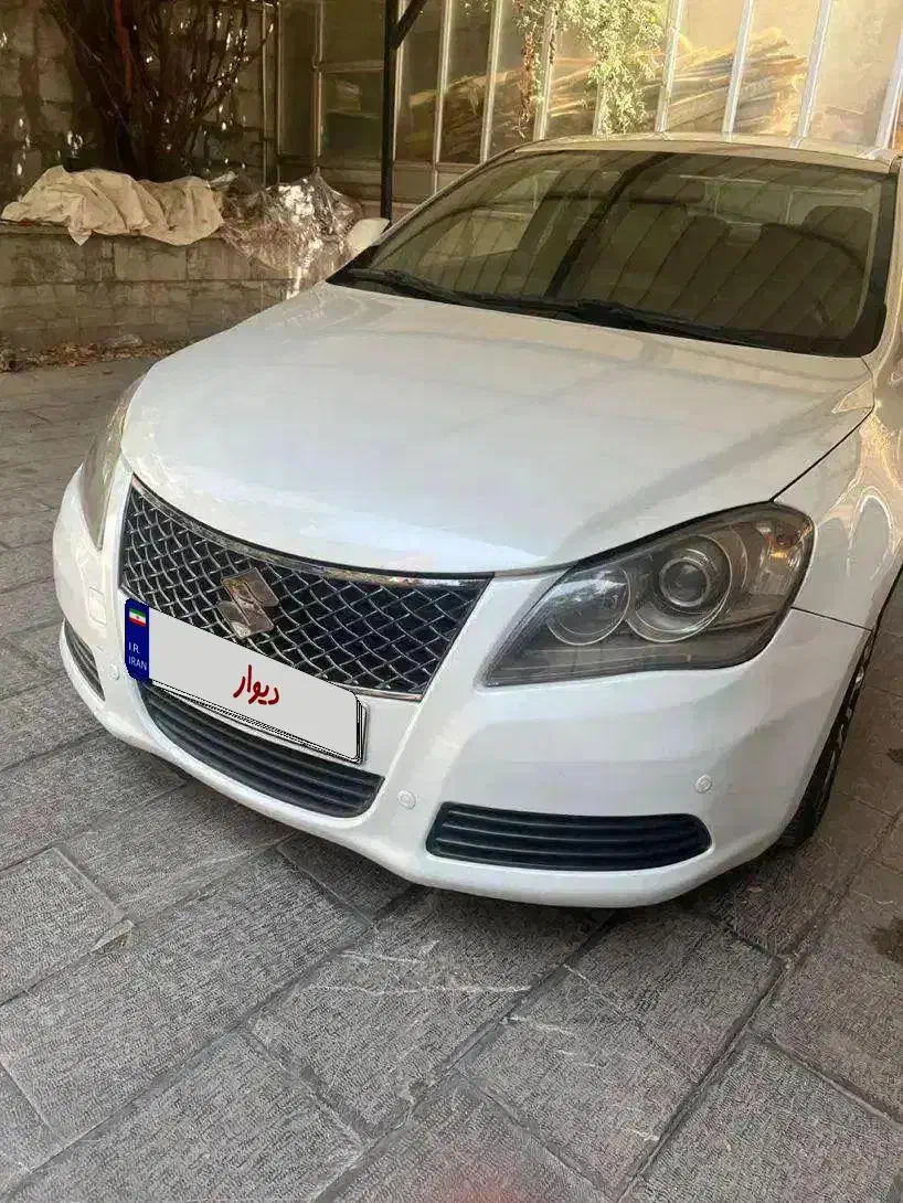 سوزوکی کیزاشی نیمه فول ۲۰۱۲|خودرو سواری و وانت|تهران, کاشانک|دیوار