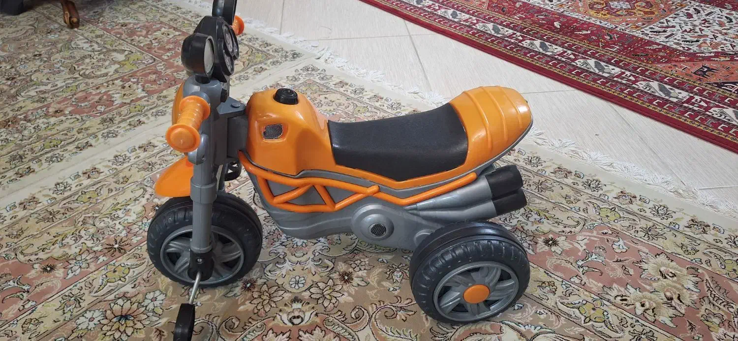 سه چرخه|اسباببازی|شیراز, غدیر شمالی|دیوار