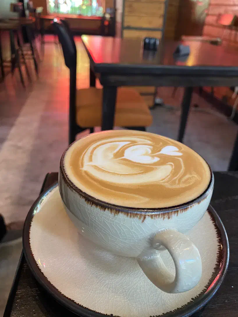 باریستا و بارتندر کافه منطقه بک|استخدام خدمات فروشگاه و رستوران|تهران, آجودانیه|دیوار