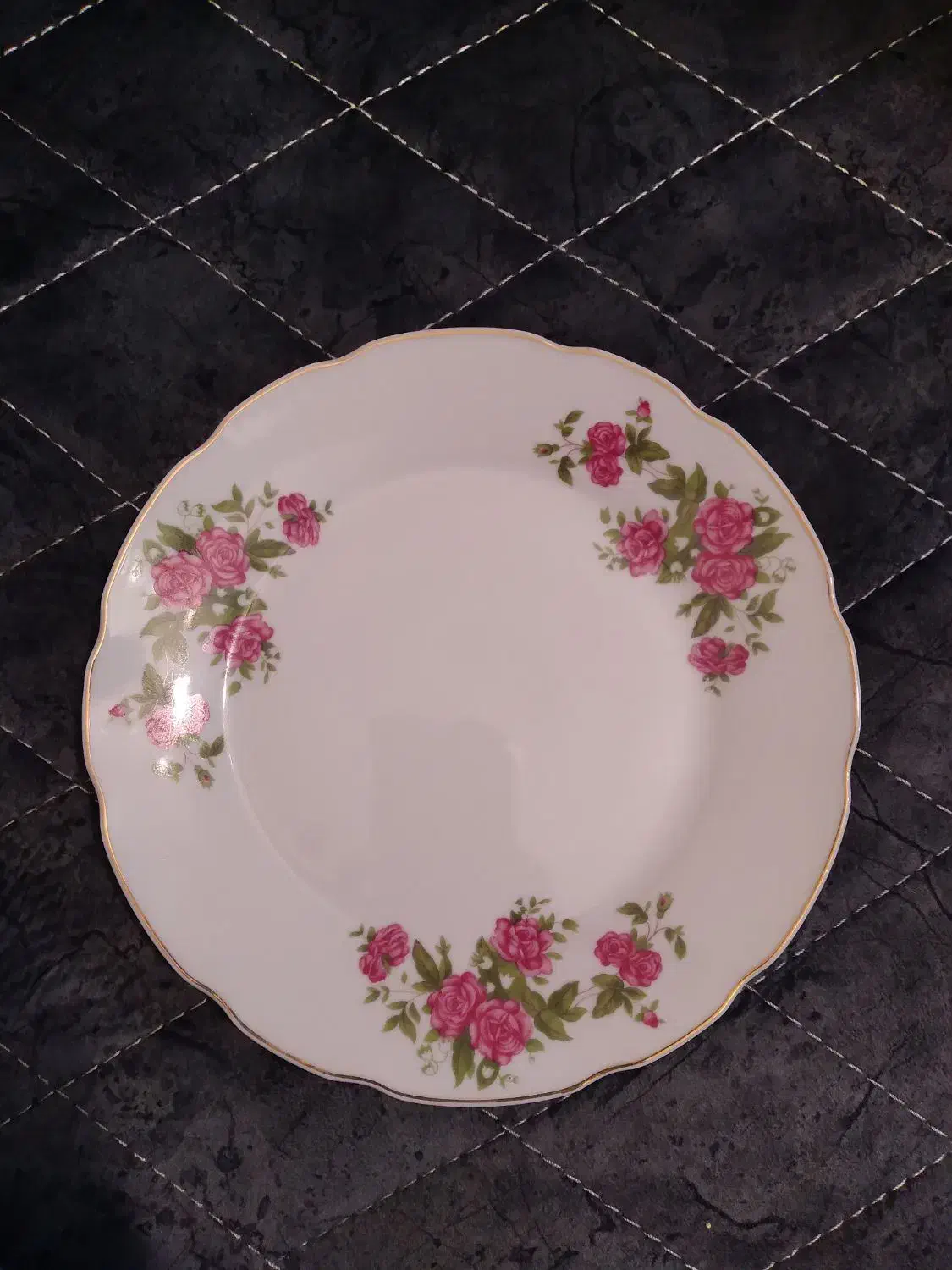 چینی گل سرخی پلوخوری خورشت خوری نو نو|ظروف سرو و پذیرایی|اصفهان, تخت فولاد|دیوار