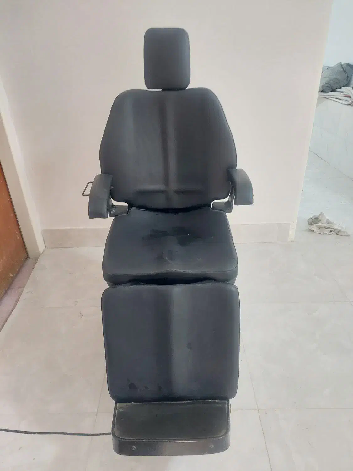 صندلی برقی|آرایشگاه و سالن‌های زیبایی|بیرم, |دیوار