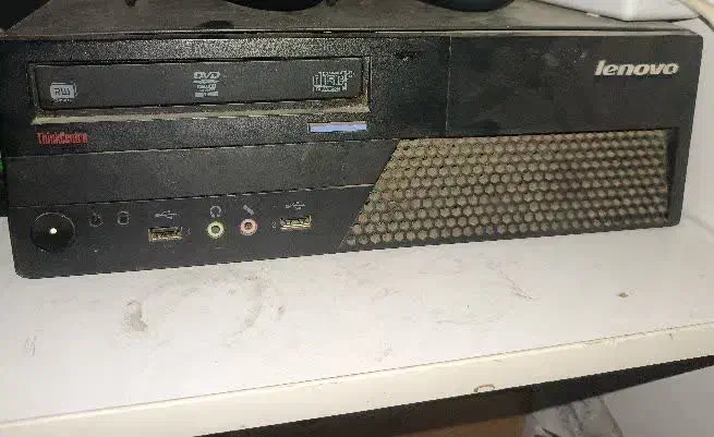 کامپیوتر همراه با تجهیزات|رایانه رومیزی|کاشان, باغ ماجد|دیوار