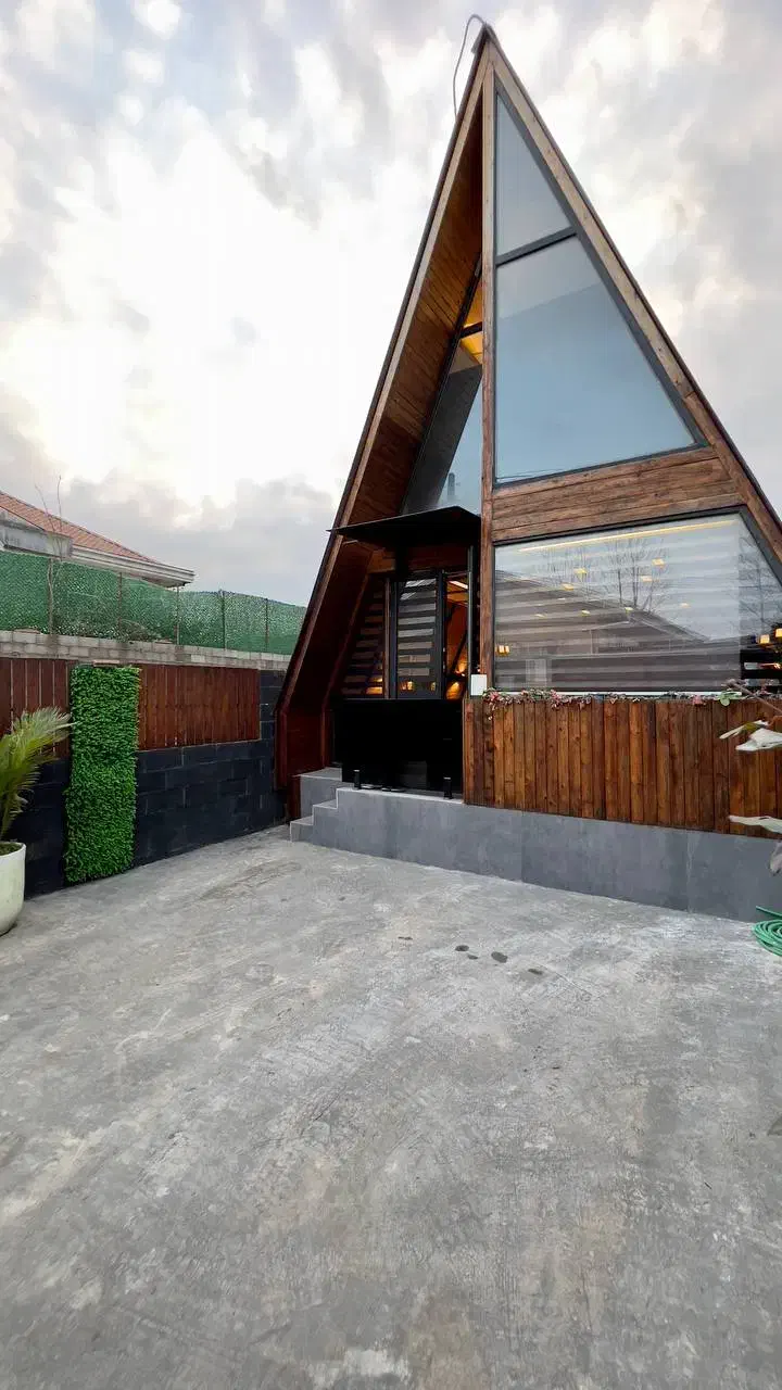 اجاره کلبه سوئیسی دوخواب(کد حمید)|اجارهٔ کوتاهمدت ویلا و باغ|بندر انزلی, نامجو|دیوار