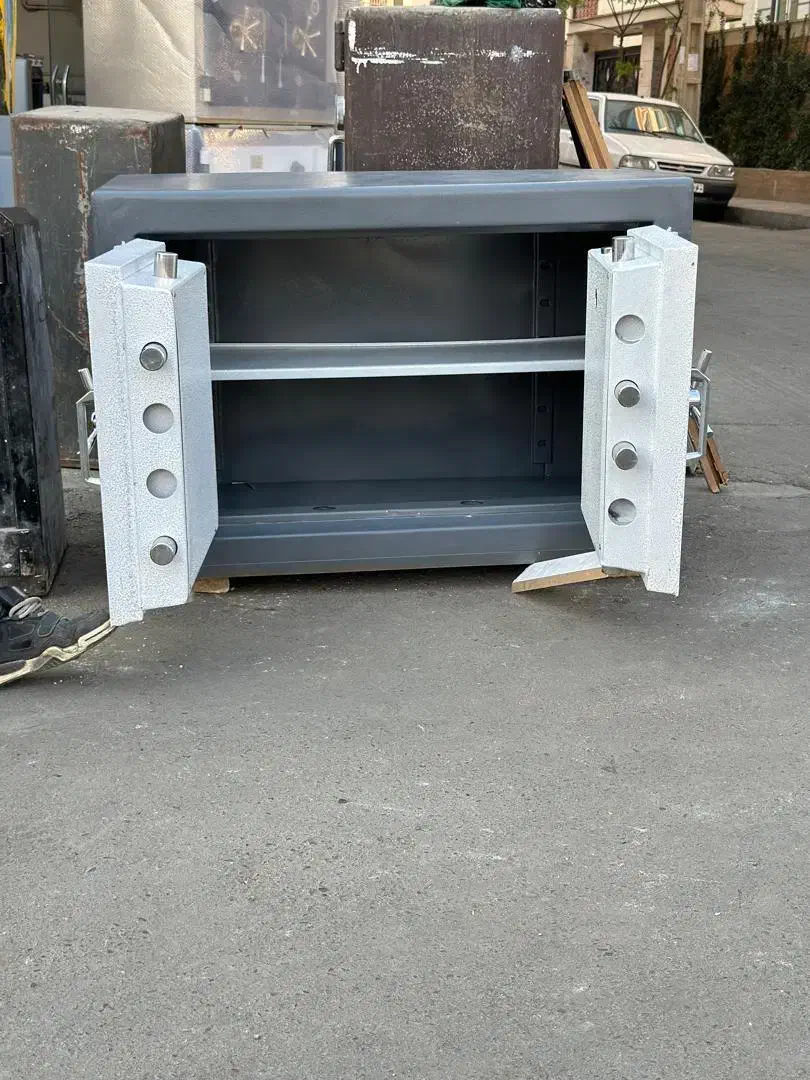 گاوصندوق زیرویترینی درحدنو مشابه آکبند قیمت مناسب|ابزارآلات|تهران, تهرانسر شرقی|دیوار