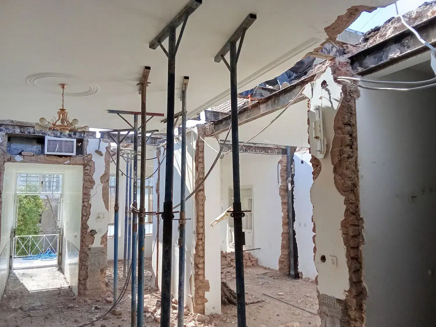 تخریب و باسازی|خدمات پیشه و مهارت|بیرجند, |دیوار