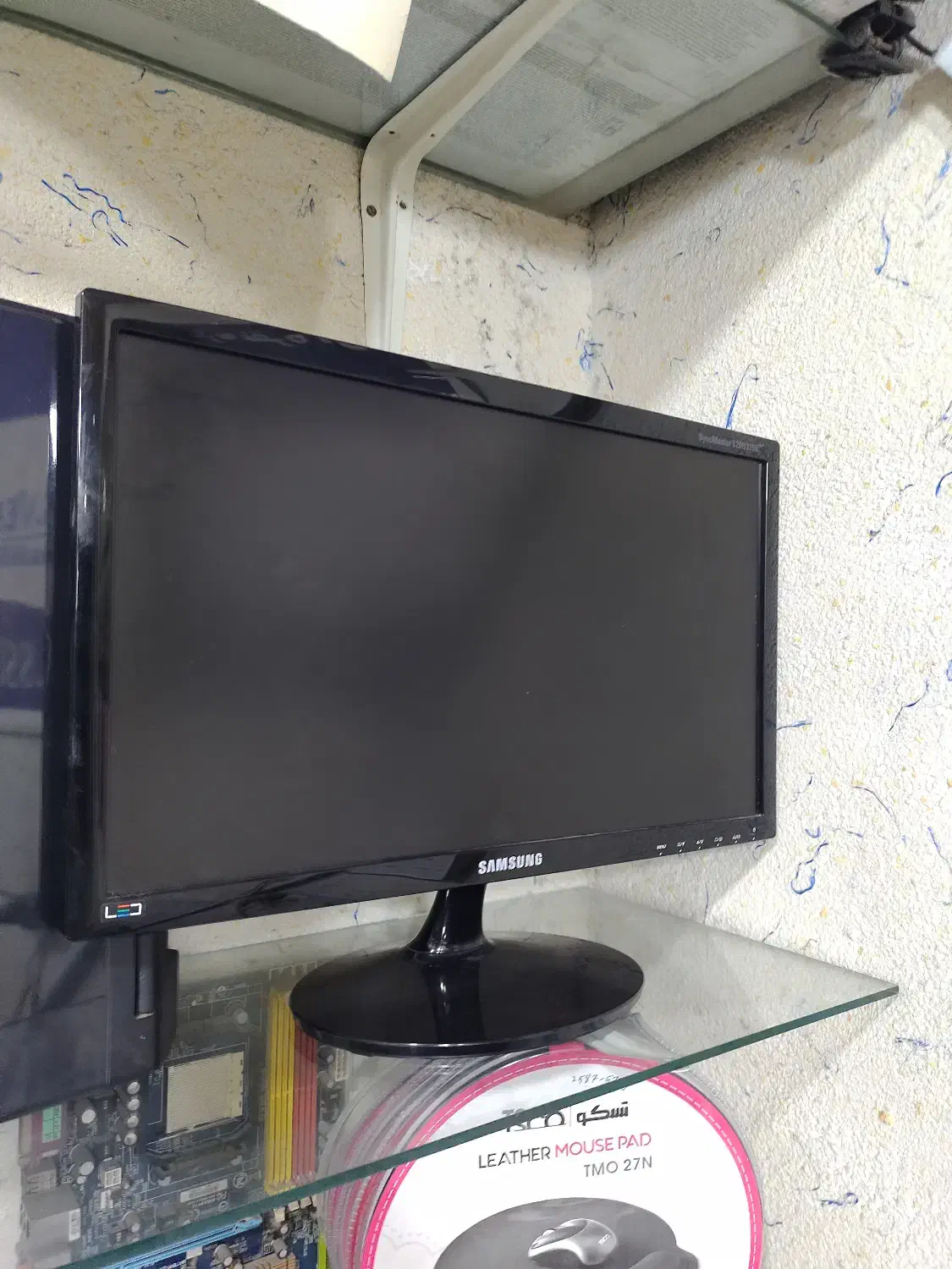 مانیتور ۲۰ اینچ ال ای دی|قطعات و لوازم جانبی رایانه|کردکوی, |دیوار