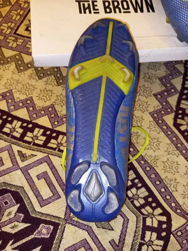 کفش فوتبال|تجهیزات ورزشی|بندرعباس, |دیوار