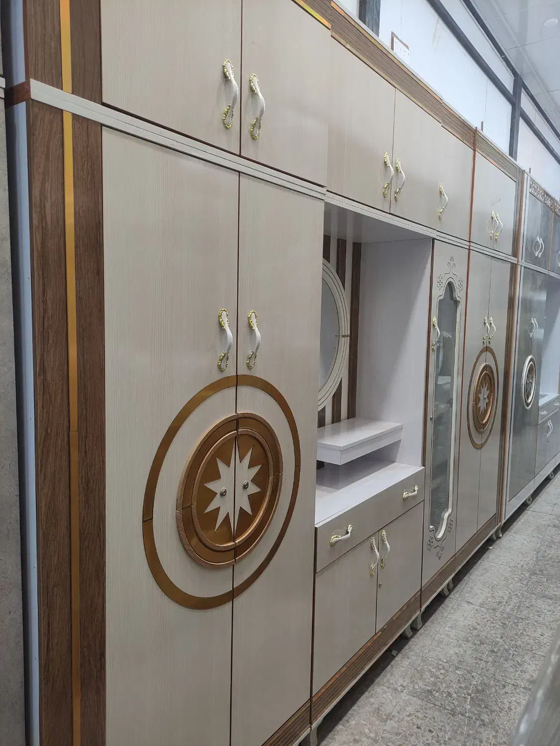 کمد دیواری،  تختخواب،  تشک رویال و رویا|بوفه، ویترین، کنسول|اهواز, نادری|دیوار