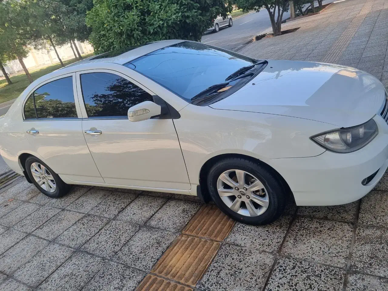 لیفان 620 کارمندی|خودرو سواری و وانت|شیراز, شیشه‌گری|دیوار